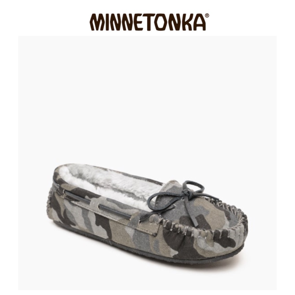 Minnetonka Cally Slip On
